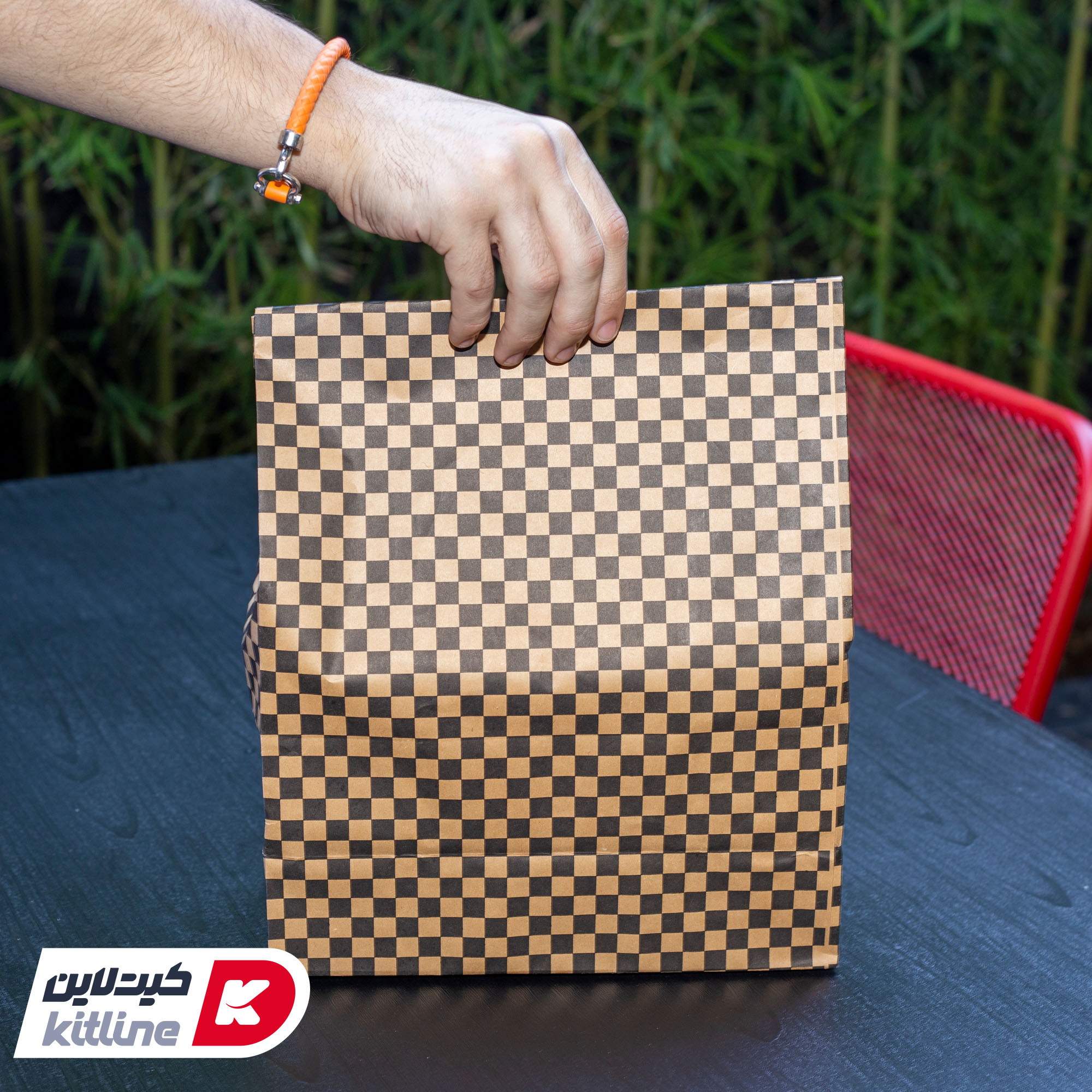 پاکت بیرون بر یکبار مصرف کاغذی کرافت ۲۶×۳۶ سانتیمتری شطرنجی مشکی (کارتن ۳۵۰ عددی) - تصویر 7