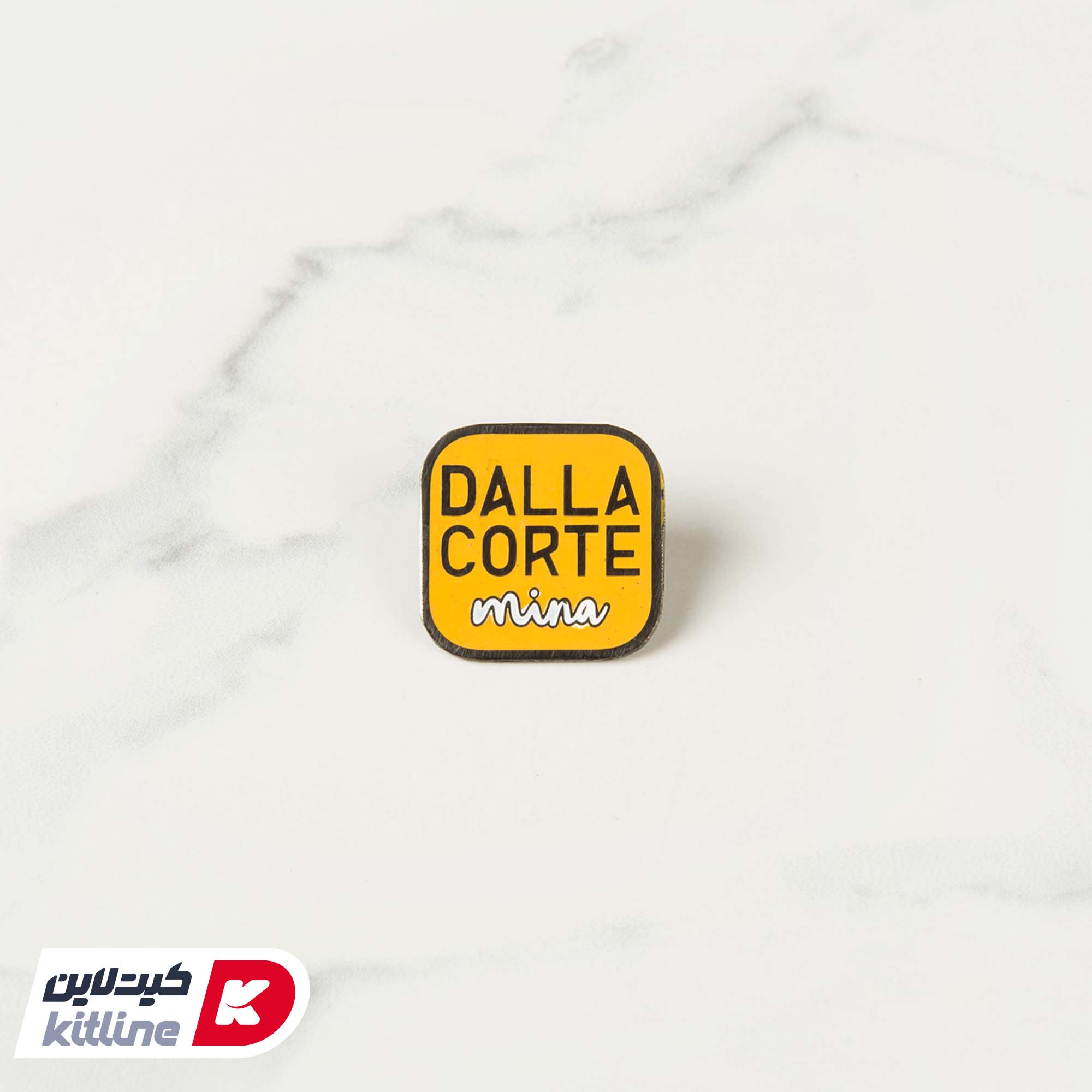 پین لباس طرح لوگو Dalla corte