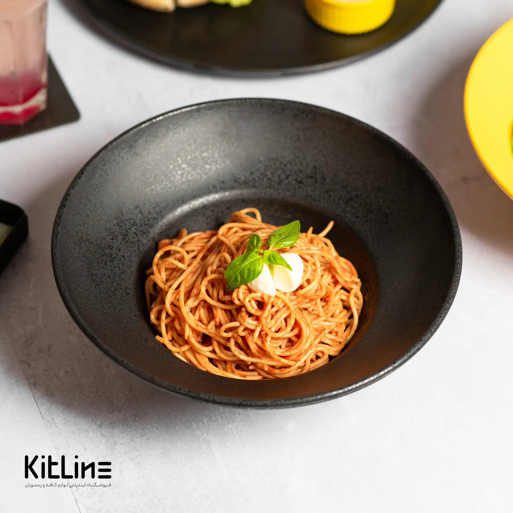 بشقاب گود ملامین ۲۵ سانتیمتری مشکی مات تورزن - تصویر 6